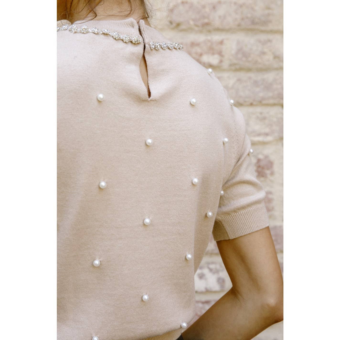 STORIA - JT6793- 3D PEARL AND DAISY KNIT TOP