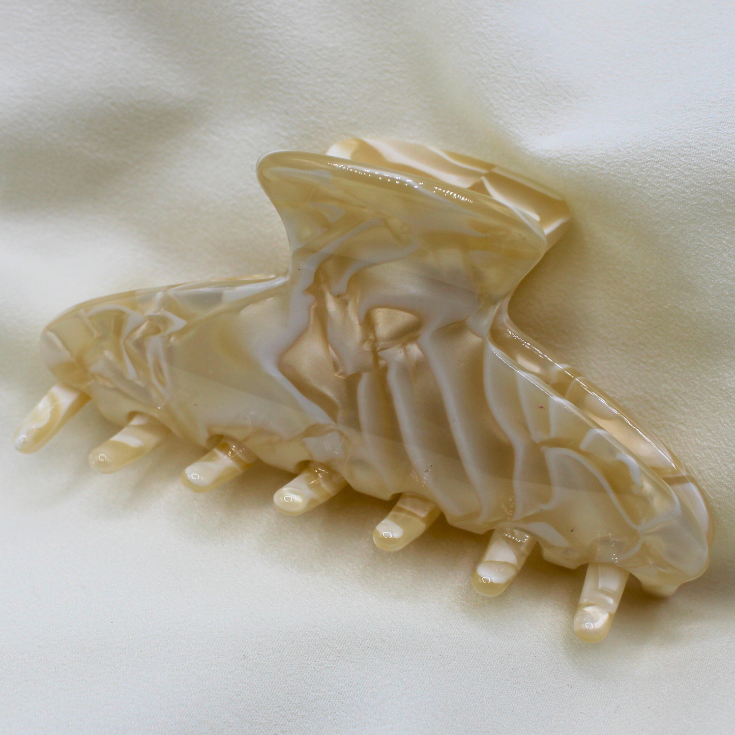 Love Attack - Izumi Cellulose Acetate Hair Claw Clips: Burgundy
