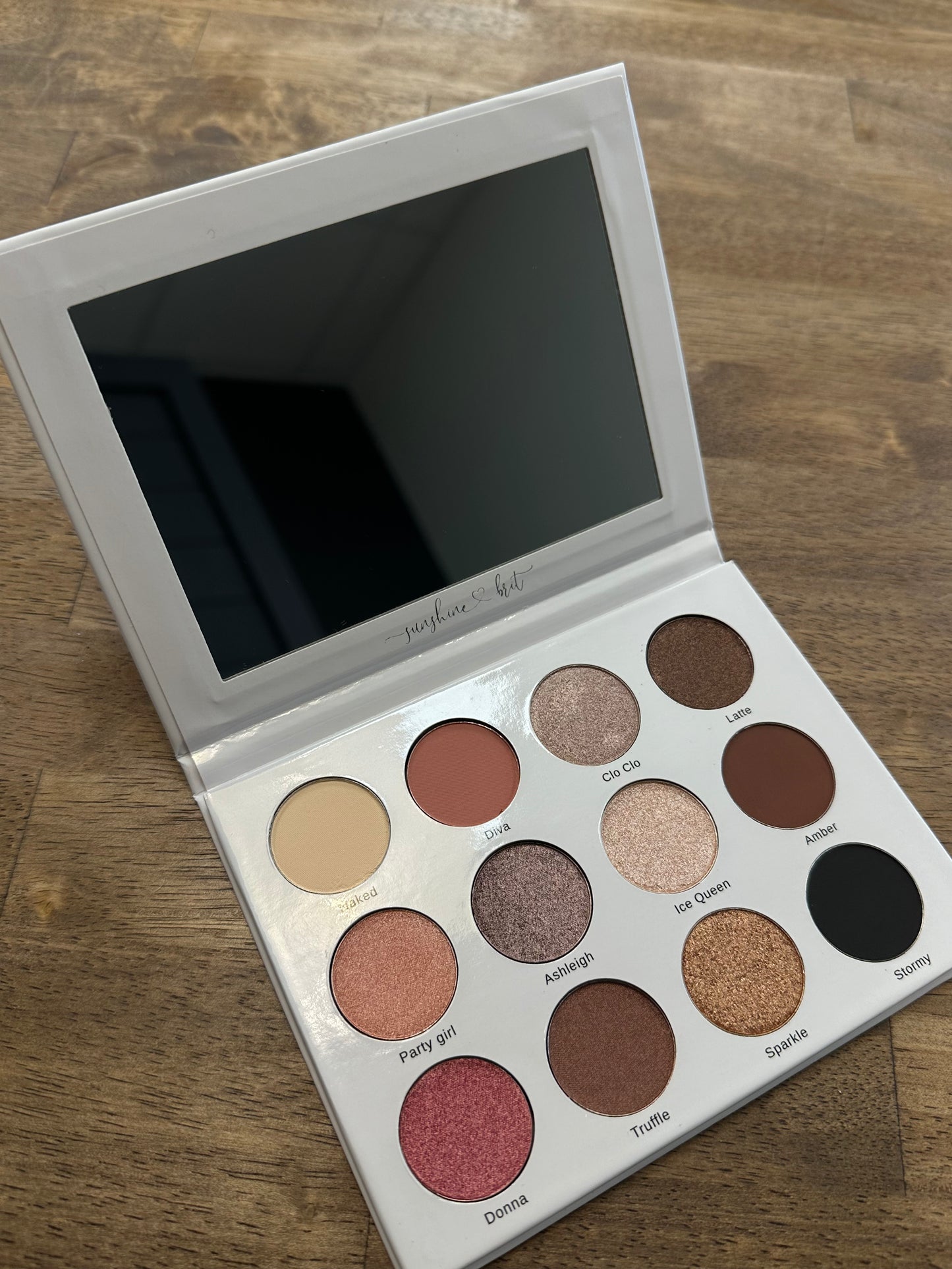 Sunshine Brit Vegan Eyeshadow Palette - Winter