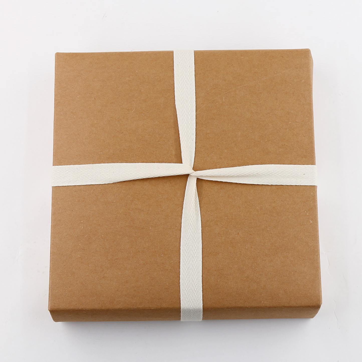 Giften Market - Welcome Baby Gift Box - 6-Piece Set for Newborns