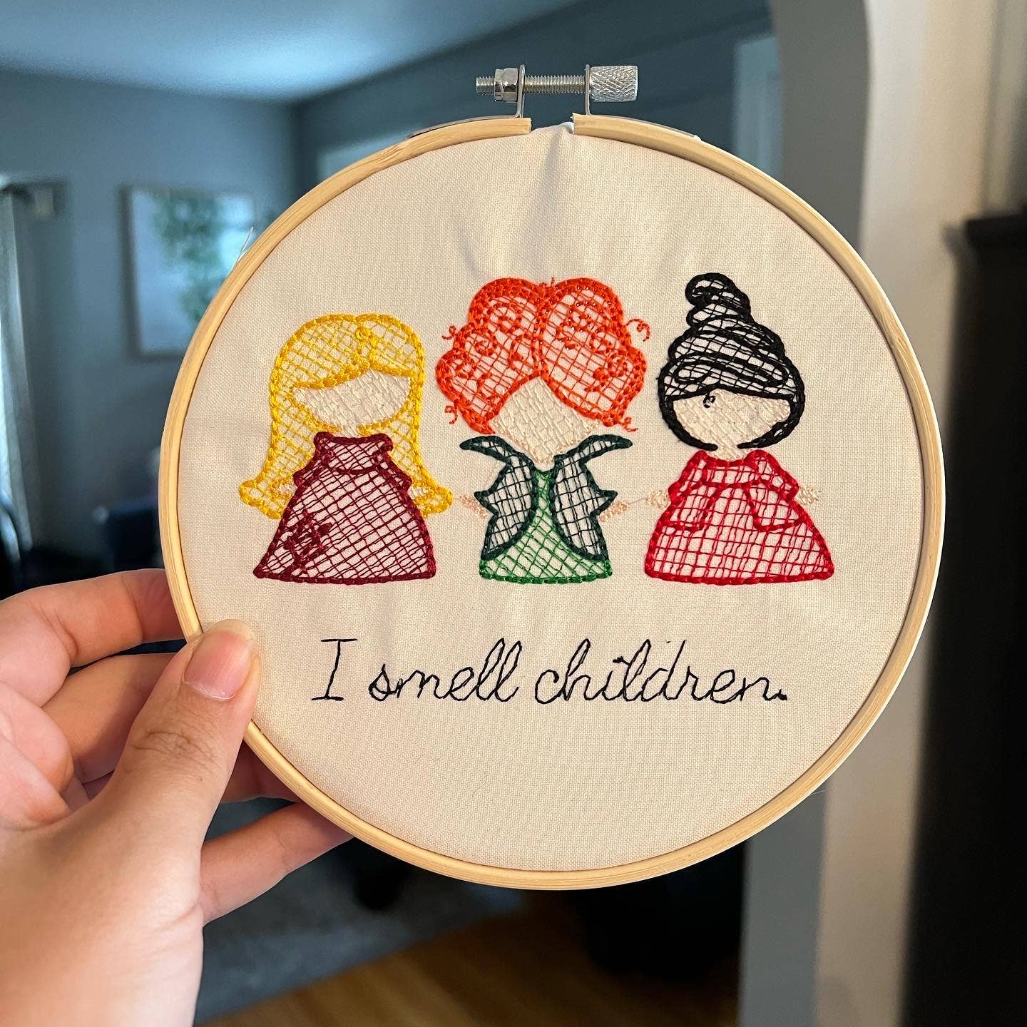 Buffalovely - I Smell Children Hocus Pocus Embroidery Hoop