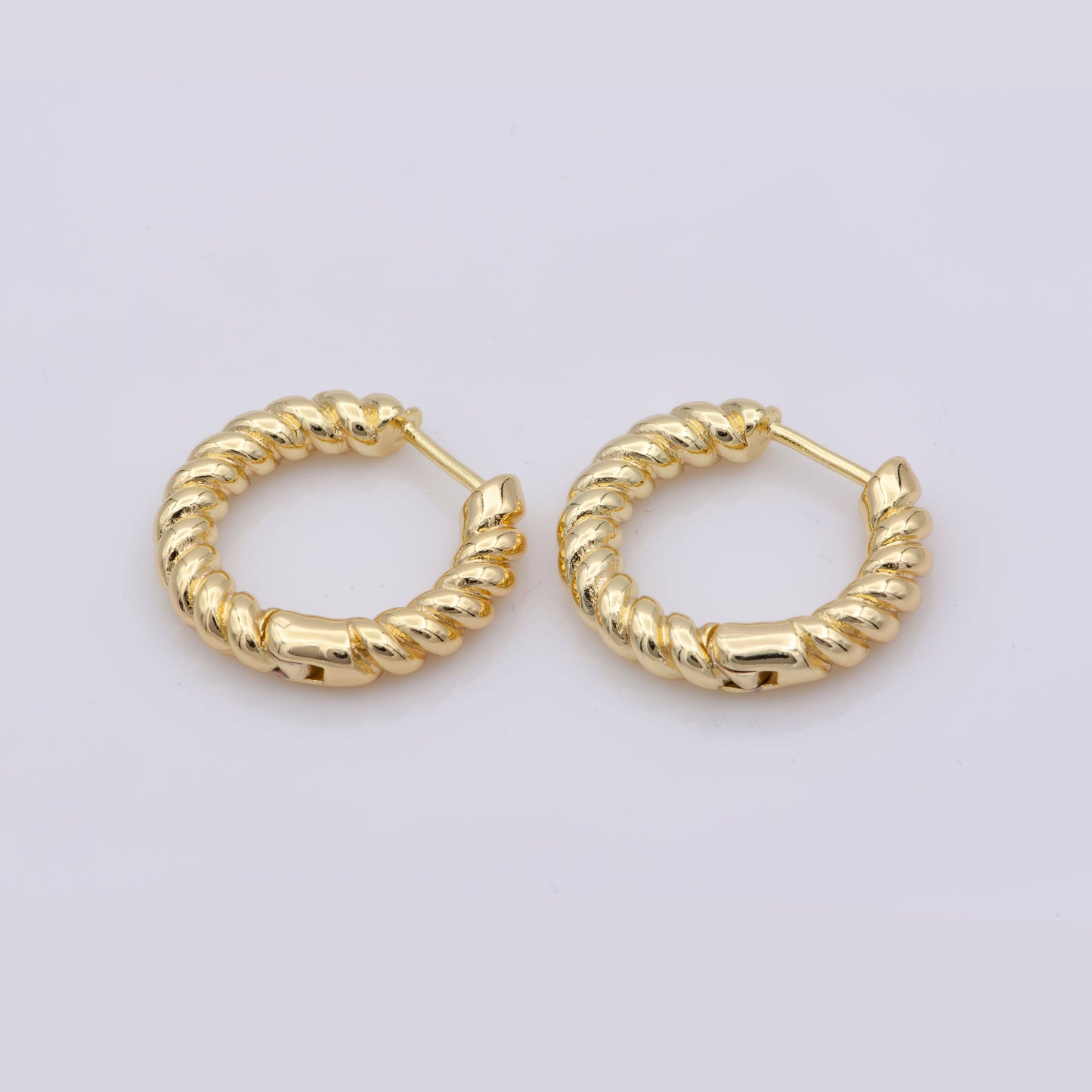 Aim Eternal - Croissant Earring
