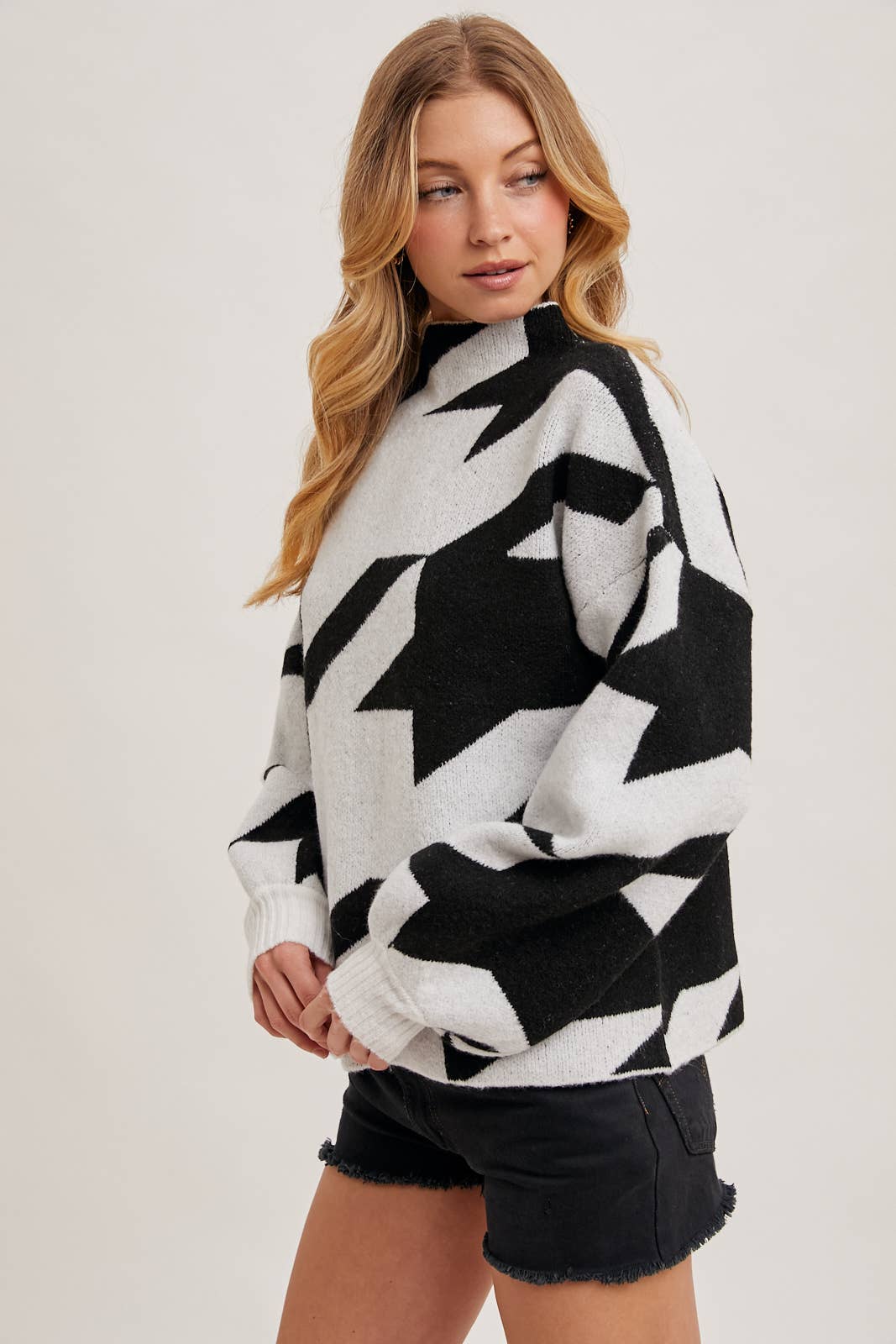 Bluivy - HOUNDSTOOTH MOCK NECK LOOSE FIT KNIT SWEATER