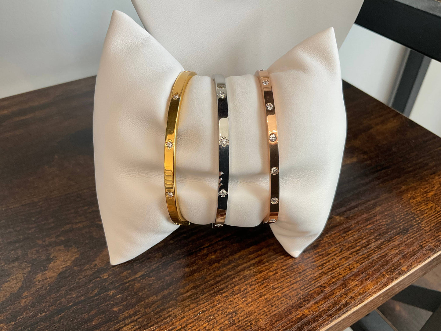 My Best Kept Jewelry - Crystal Station Bangle - Gold