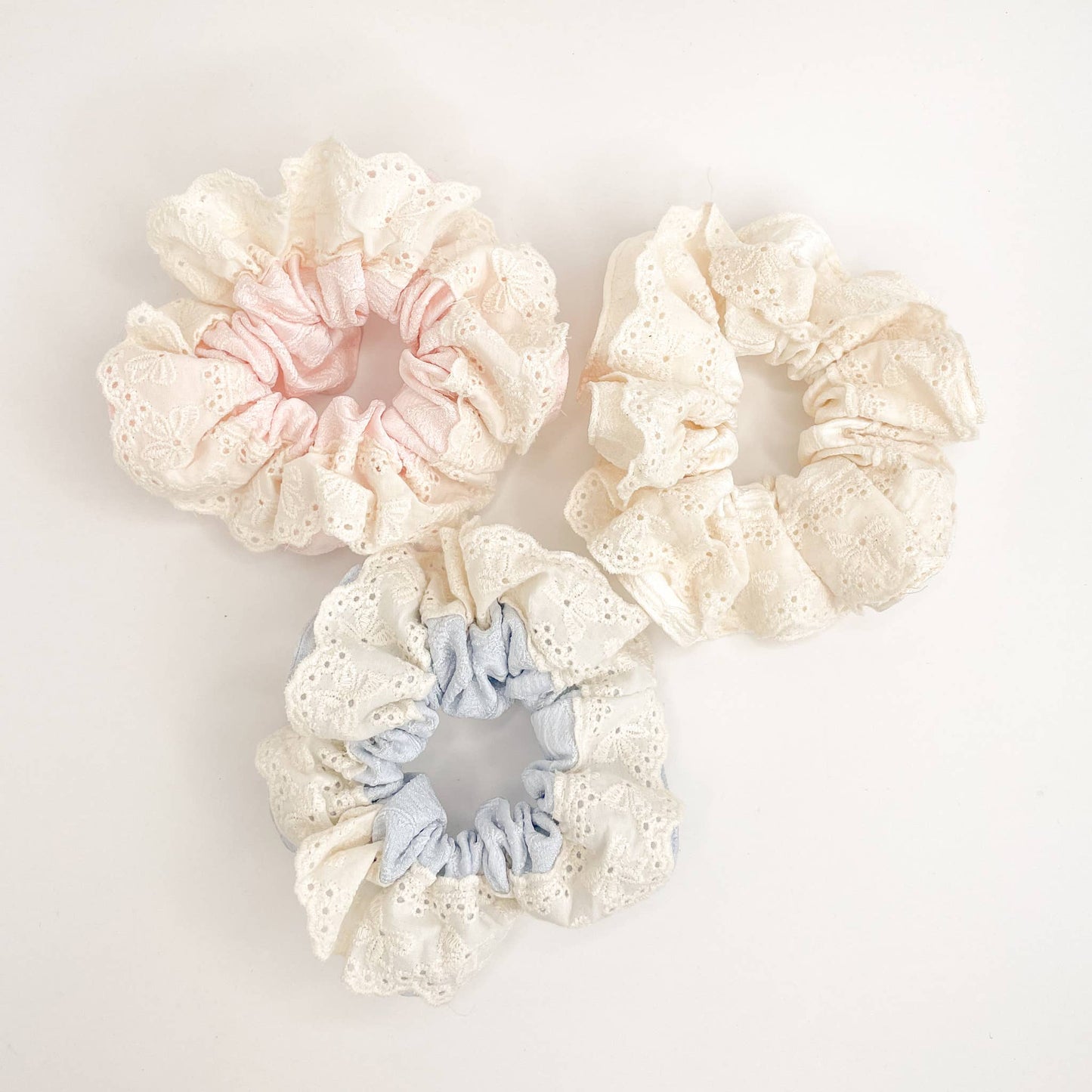 Adorro - Eyelet Embossed Mega Scrunchies