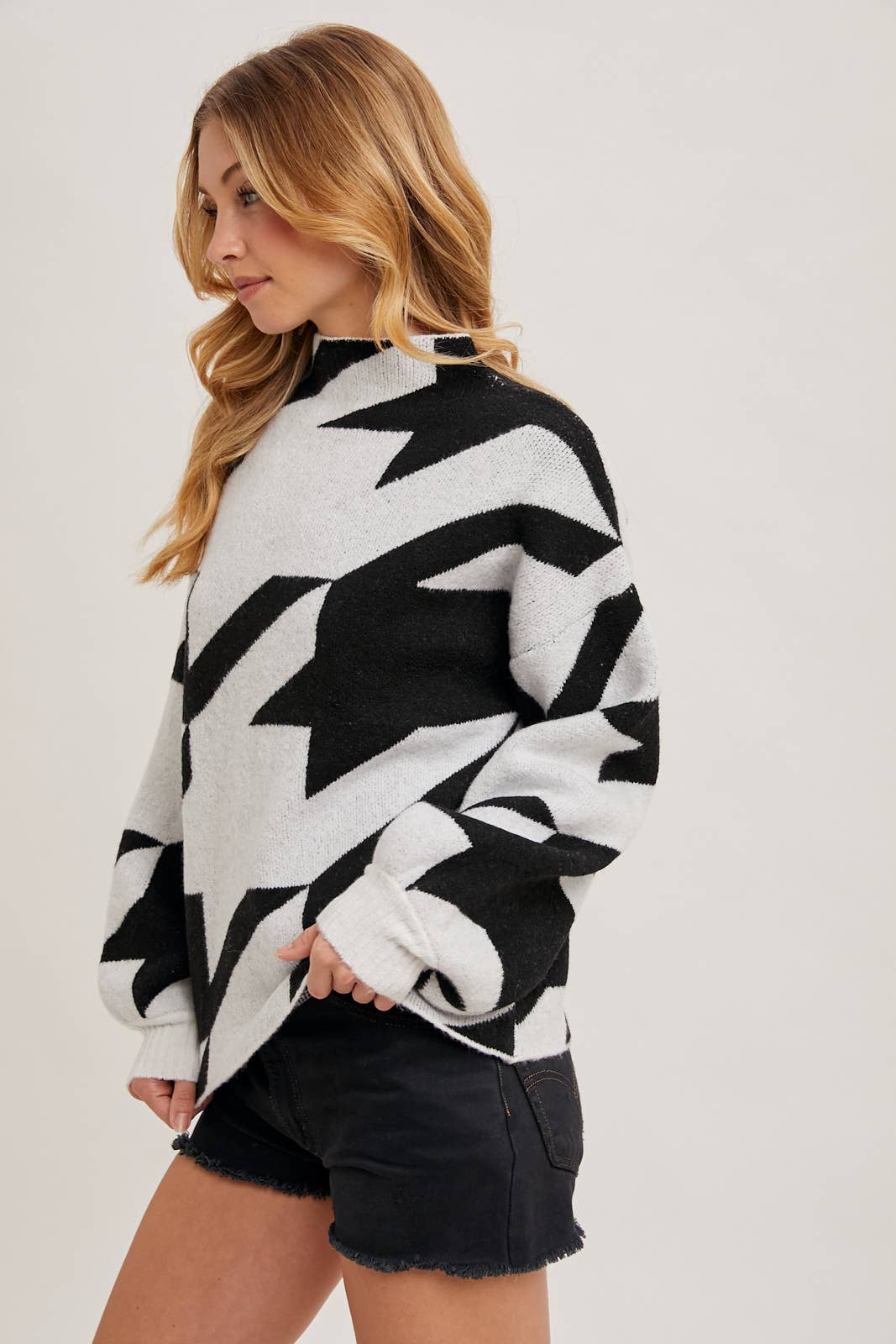 Bluivy - HOUNDSTOOTH MOCK NECK LOOSE FIT KNIT SWEATER