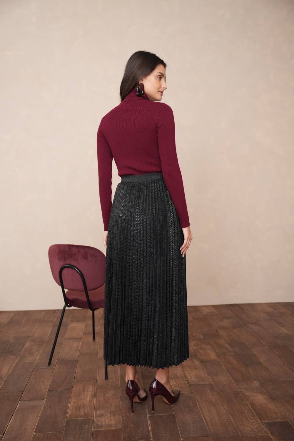 Choklate Paris - Long Pleated Skirt with Metallic Threads - Black