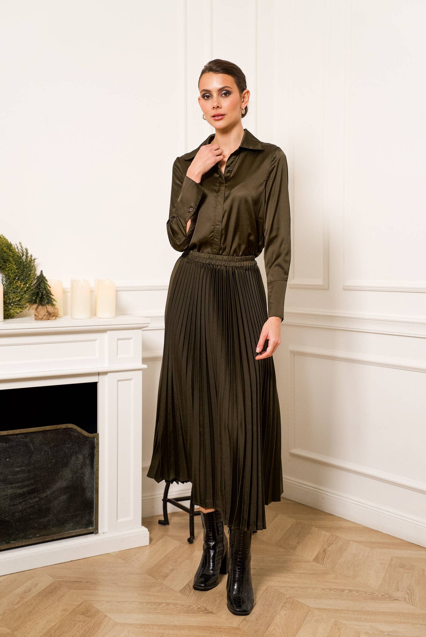 CHOKLATE PARIS (US DUTY-FREE) - Solid satin pleated skirt - CK08176-5