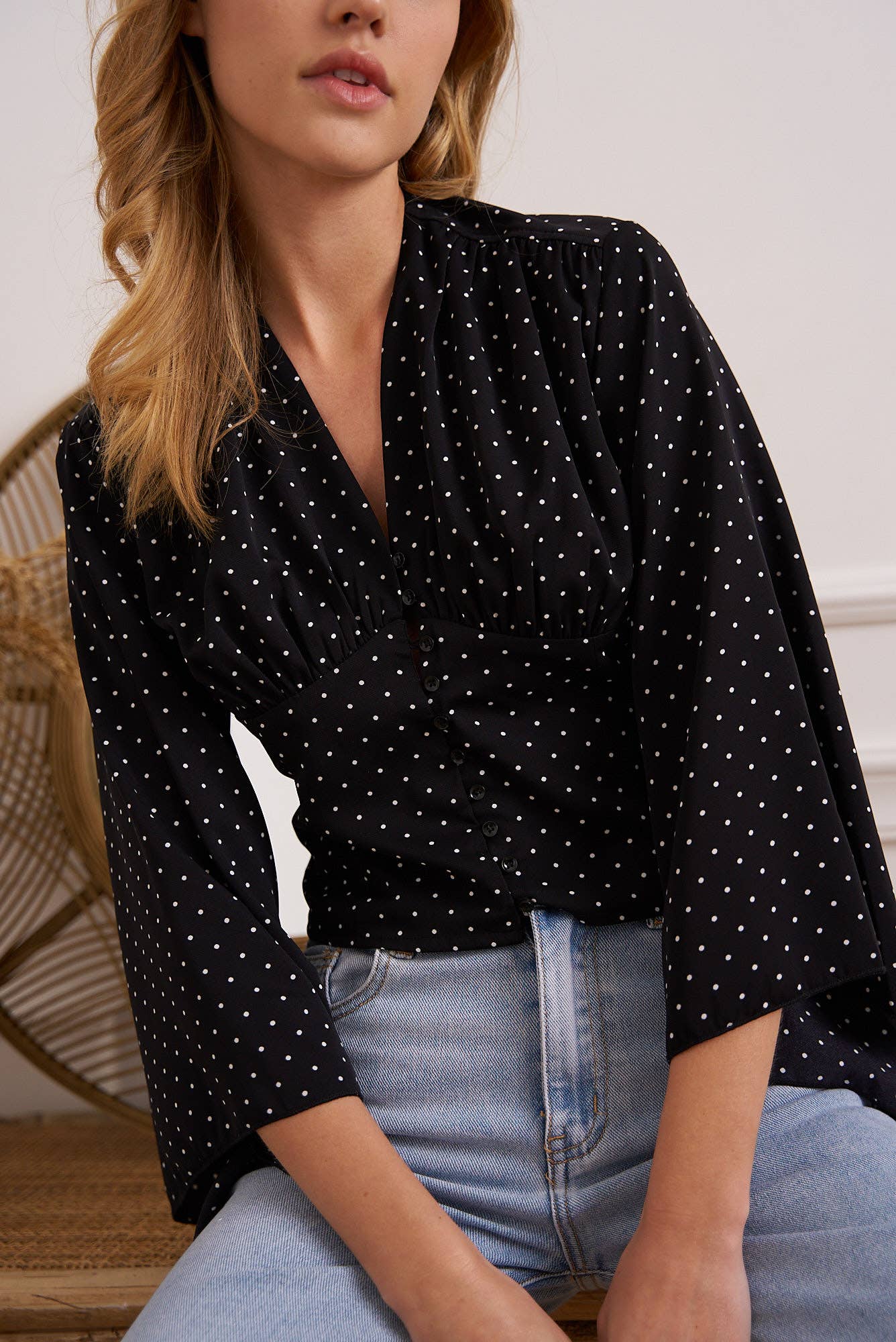 CHOKLATE PARIS - V-neck blouse with flared sleeves - CK08181: Black polka dot white / 1S-1M-1 L