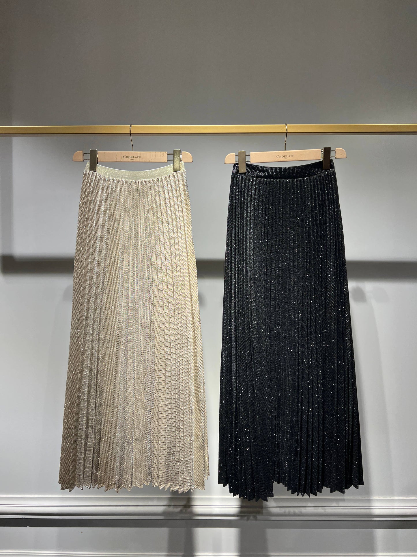 Choklate Paris - Long Pleated Skirt with Metallic Threads - Black