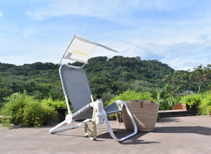 SUNFLOW - The Original Chair: Rosé Pink / The Original Chair with Sun Shade and Drink Holder