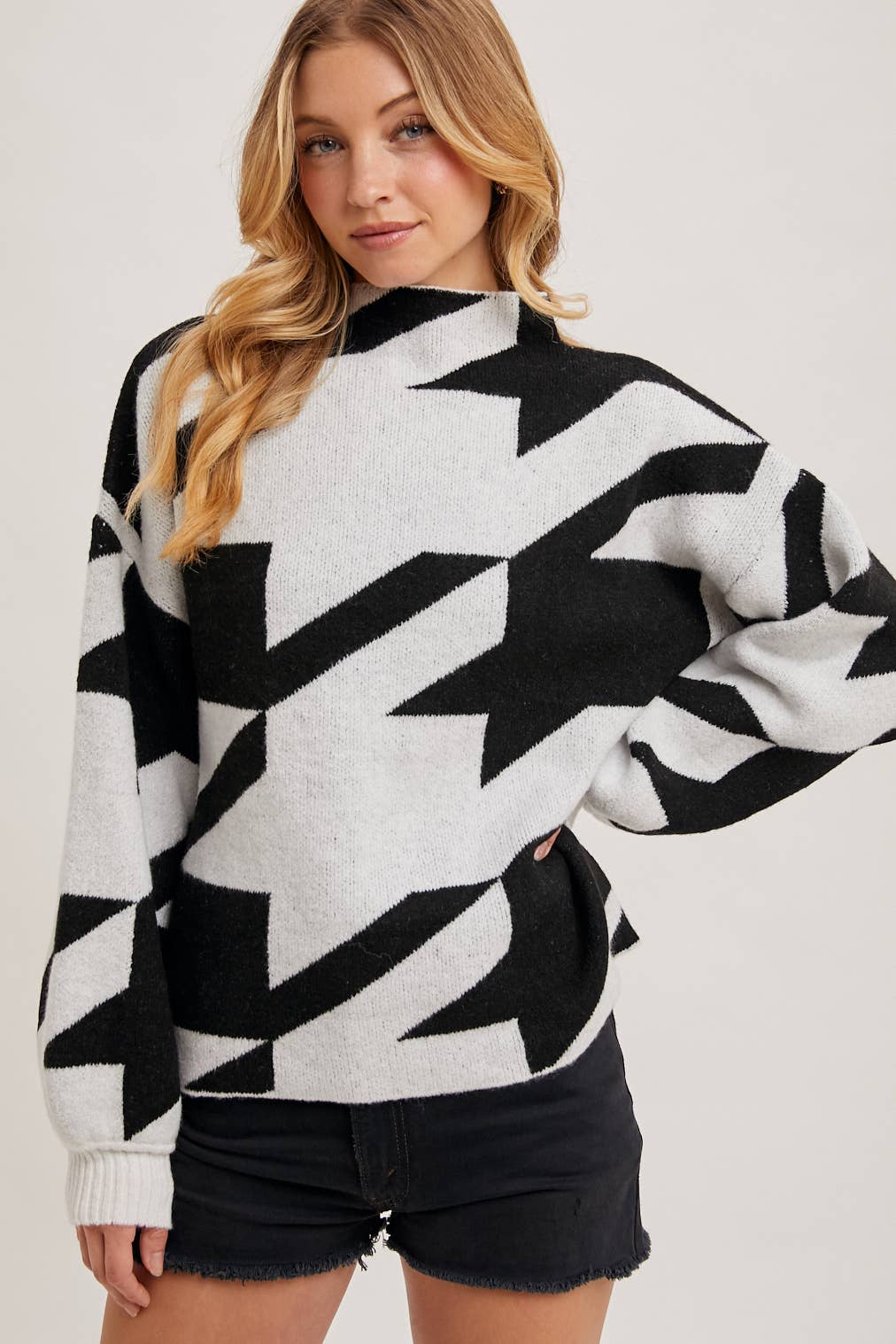 Bluivy - HOUNDSTOOTH MOCK NECK LOOSE FIT KNIT SWEATER