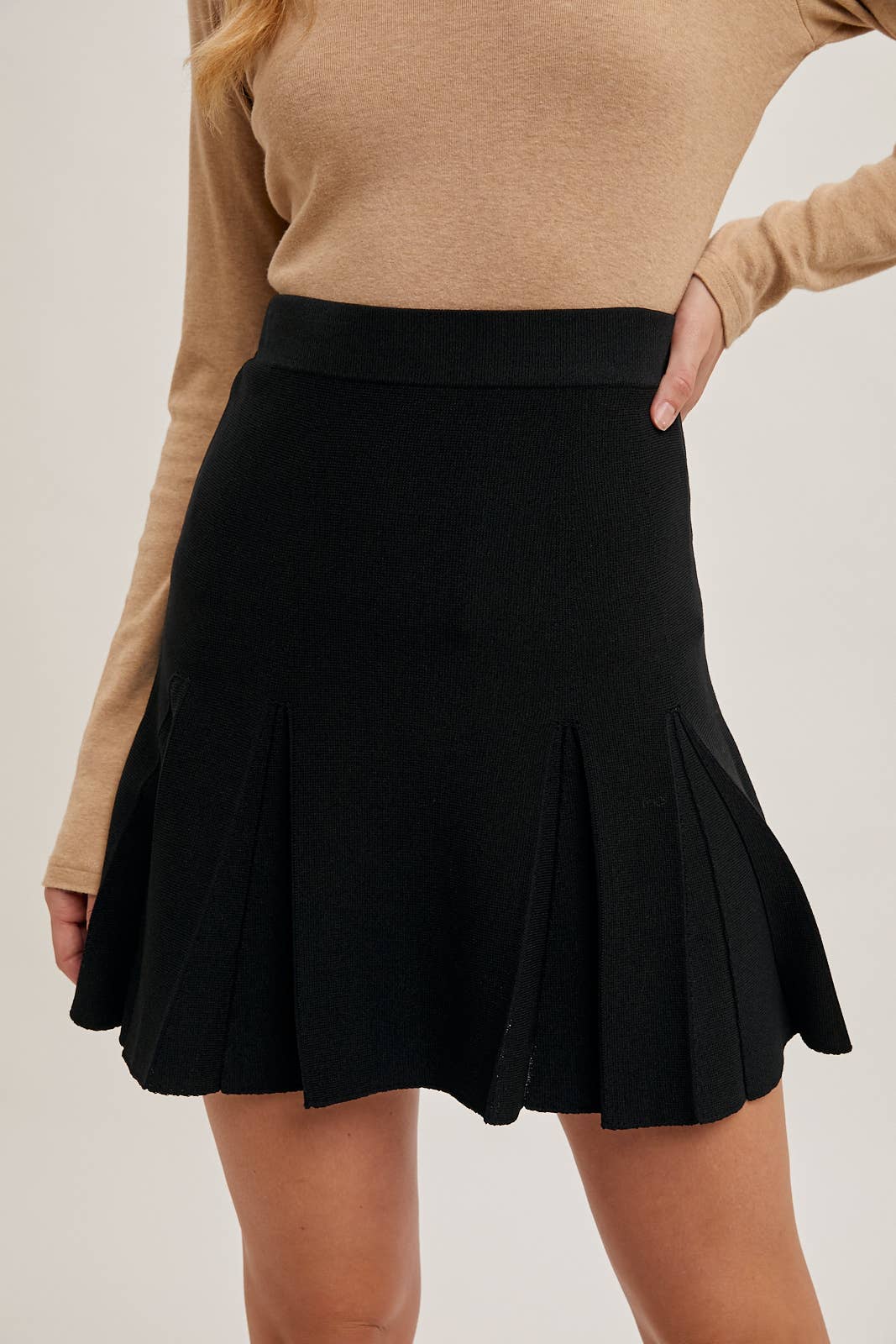 Bluivy - Ribbed Knit Pleasted Mini Skirt - Black