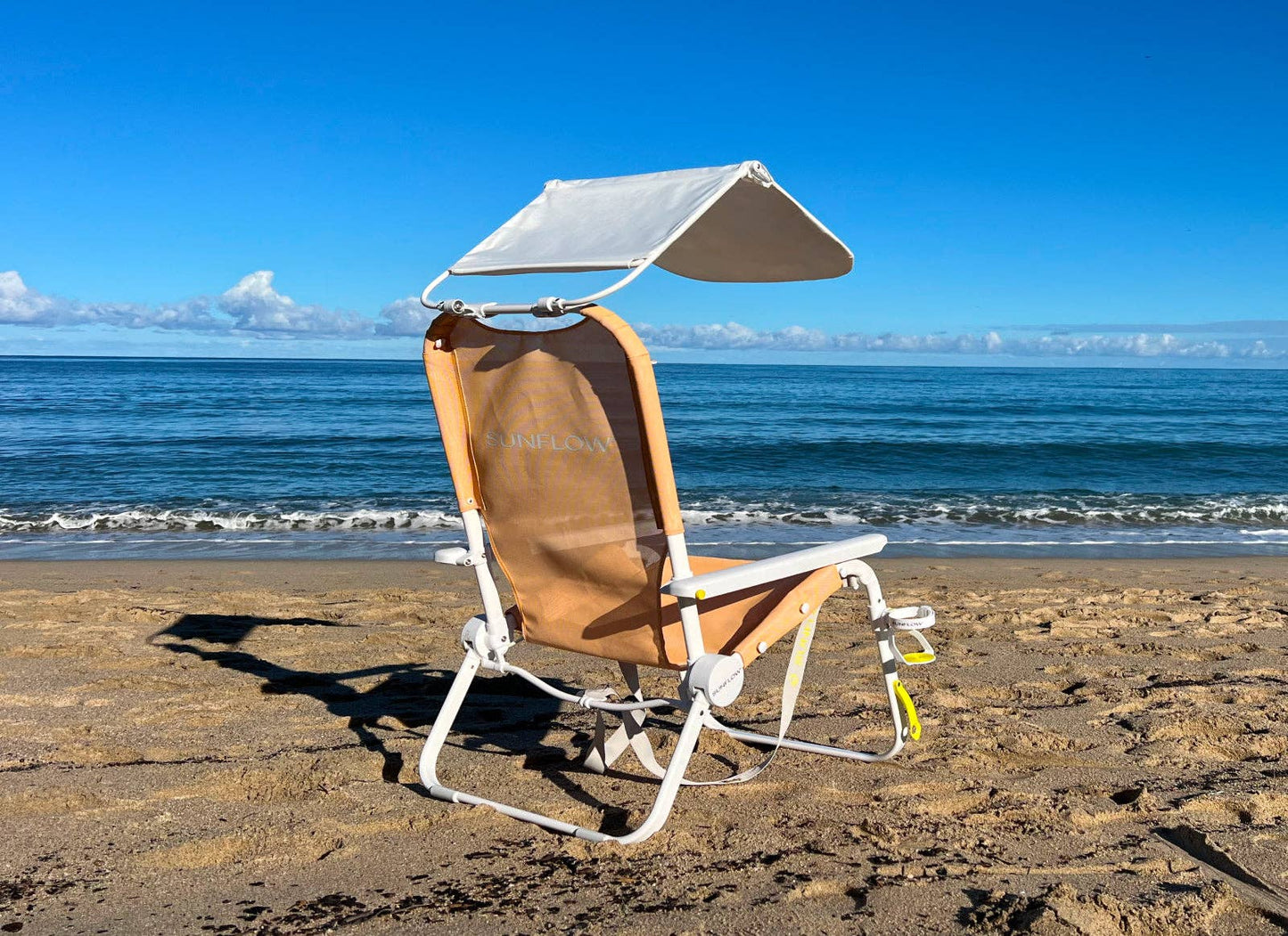 SUNFLOW - The Shore Thing Chair: The Shore Thing Chair with Sun Shade and Drink Holder / Rosé Pink