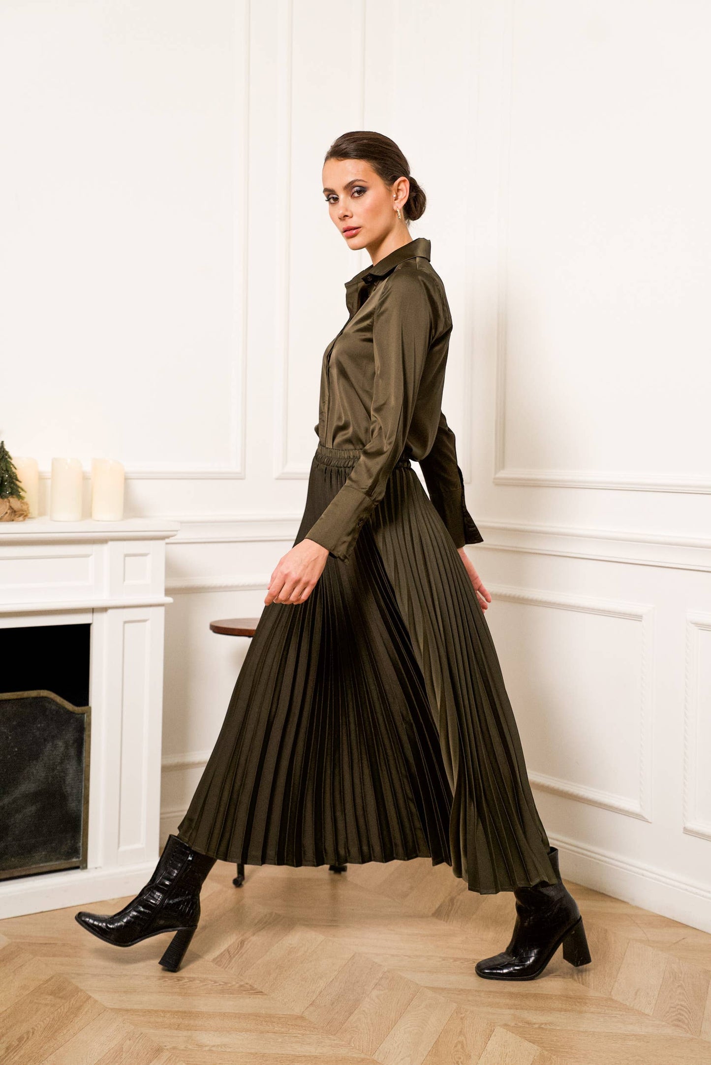 CHOKLATE PARIS (US DUTY-FREE) - Solid satin pleated skirt - CK08176-5