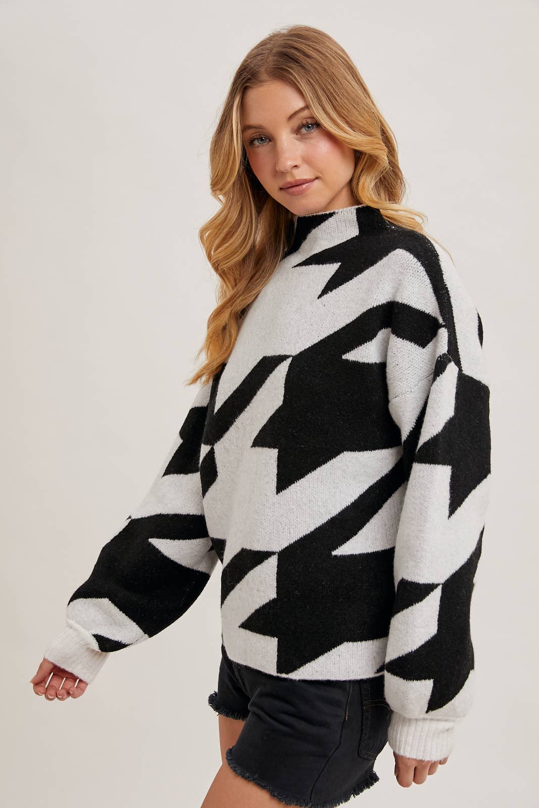 Bluivy - HOUNDSTOOTH MOCK NECK LOOSE FIT KNIT SWEATER