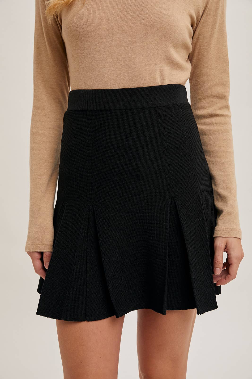 Bluivy - Ribbed Knit Pleasted Mini Skirt - Black