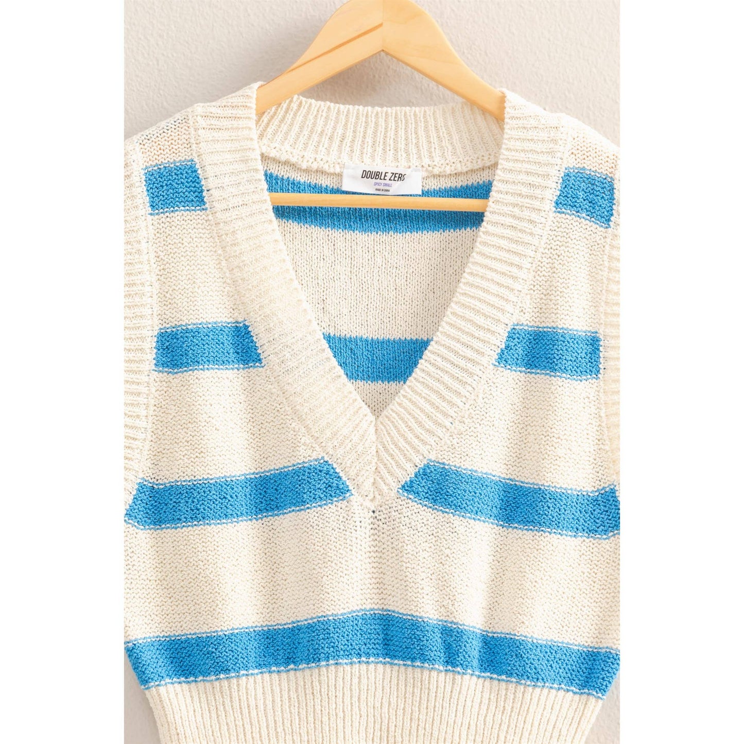 HYFVE - DZ25A763-Striped V-Neck Sweater Vest