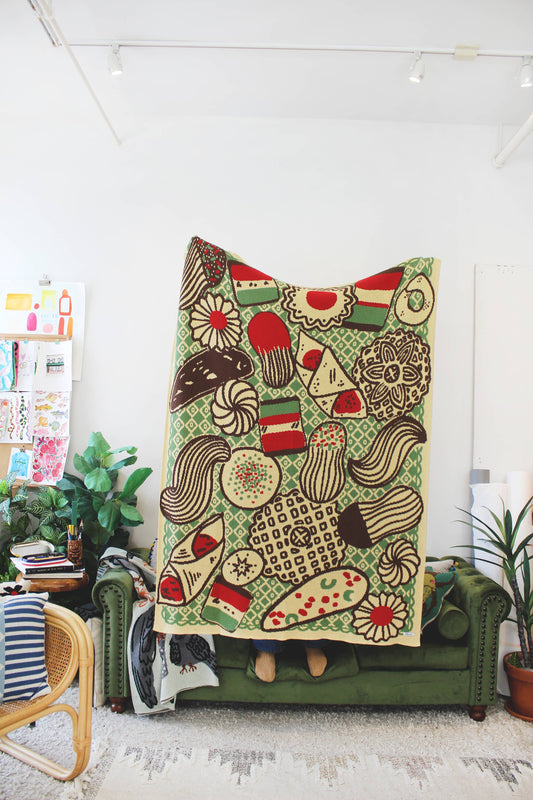 Calhoun & Co. - Italian Cookies Knit Blanket 