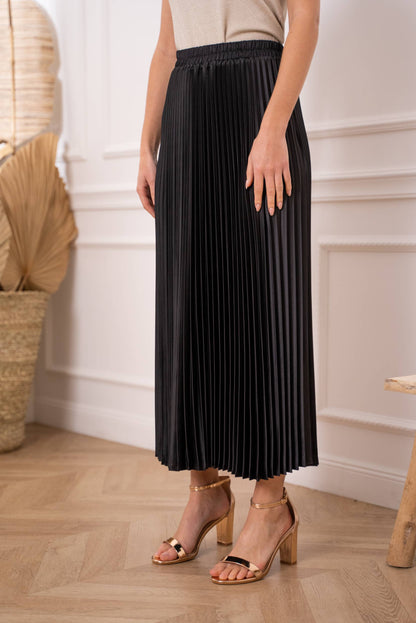 CHOKLATE PARIS - Plain Satin Pleated Skirt - Black