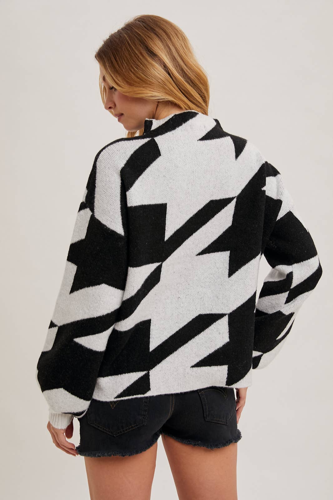 Bluivy - HOUNDSTOOTH MOCK NECK LOOSE FIT KNIT SWEATER