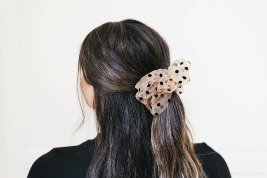 Femme Faire - Tulle scrunchie, Cloud Scrunchie