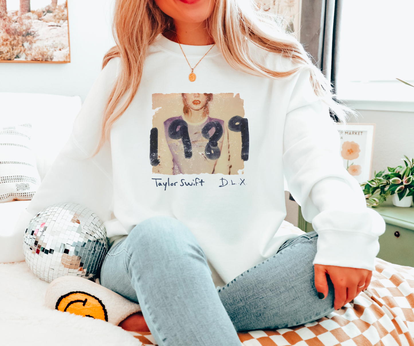 Gia Gifts Boutique - 1989 Taylor Swift Gildan Sweatshirt